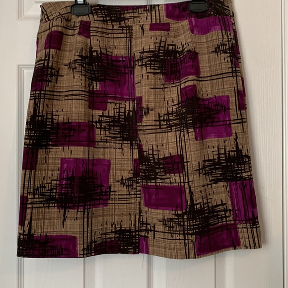 Merona fully-lined, knee-length skirt. - Picture 3 of 8